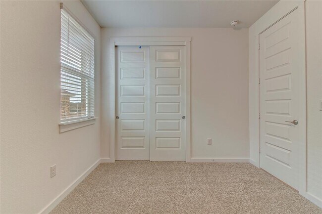 Building Photo - 681 Peace Pipe Way