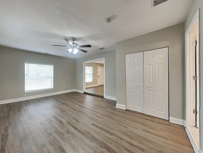 Building Photo - 6204 Frost Dr