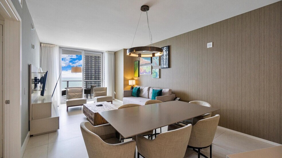 Building Photo - 3101 E Hallandale Beach Blvd