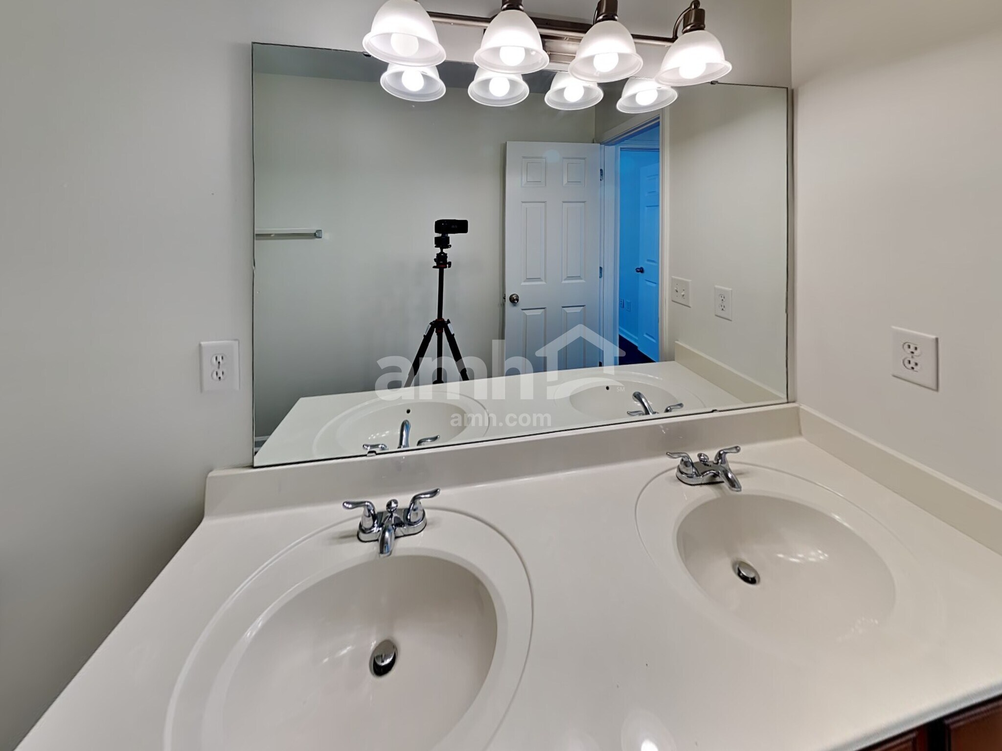 Building Photo - 9640 Turning Wheel Dr