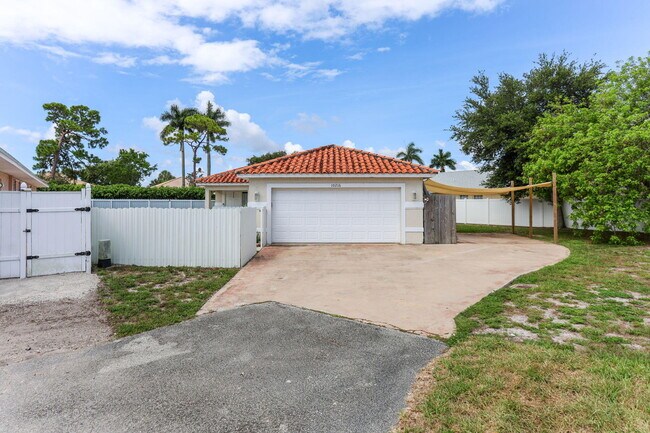 Primary Photo - 10216 Boynton Pl Cir