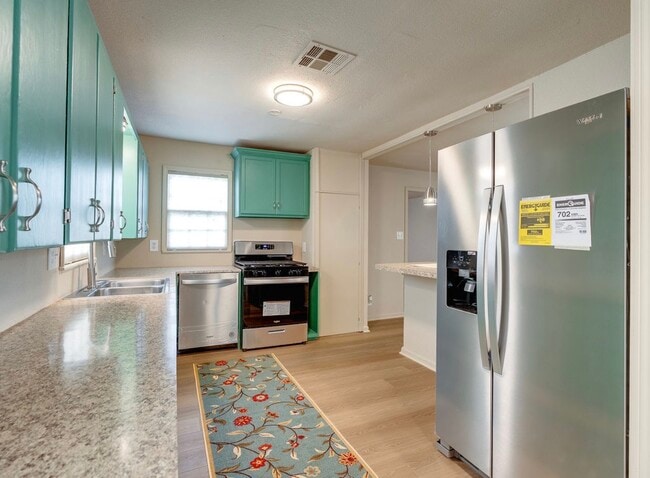 Building Photo - 1031 S Stockton Ave