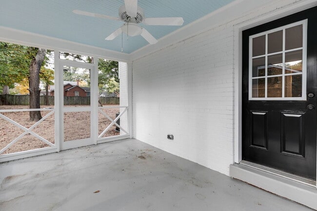 Building Photo - 4907 Cutshaw Ave
