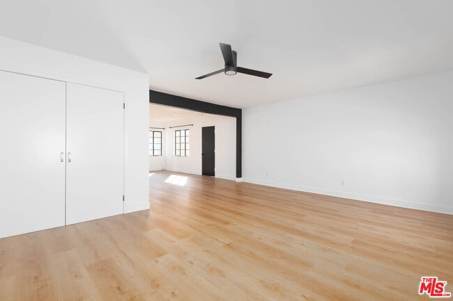 Building Photo - 822 N Detroit St