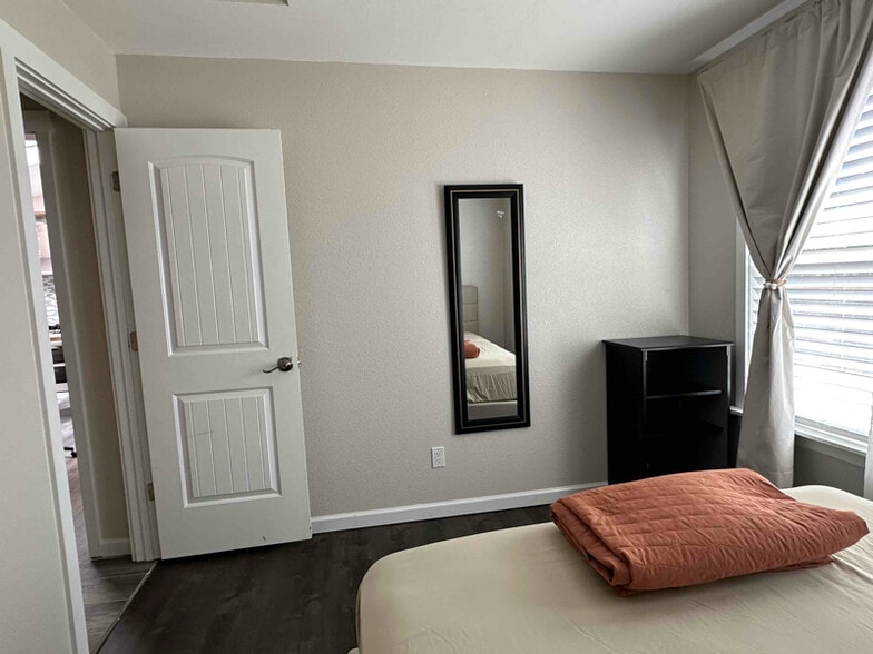 Building Photo - 7006 67th St NE