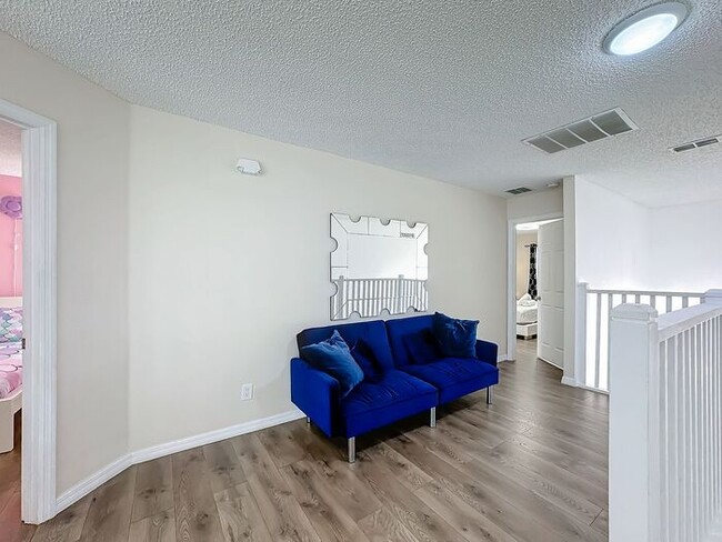 Building Photo - STUNNING Emerald Island Resort 5 bedroom 4.5 bath Luxury Home FULLY FURNISHED! 3 miles from Disney!