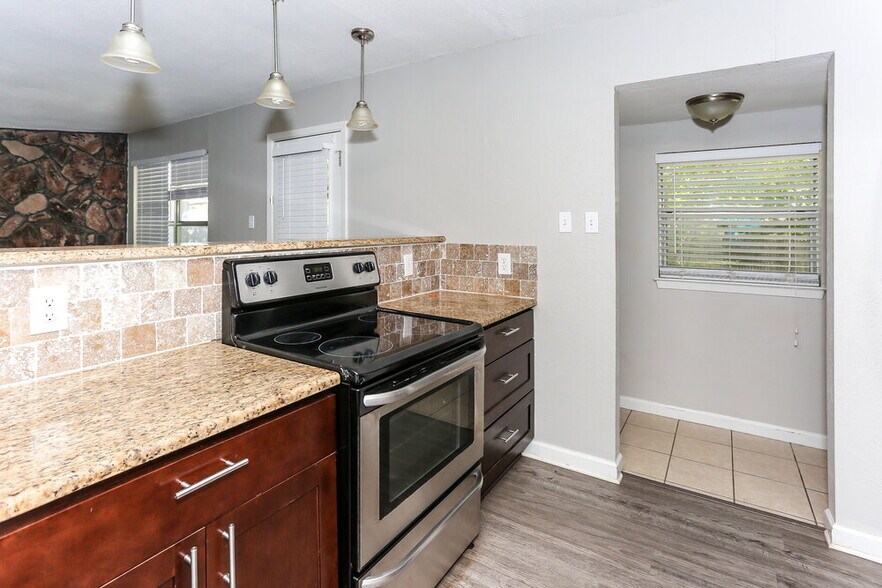 Building Photo - 3407 Spring Meadows Dr