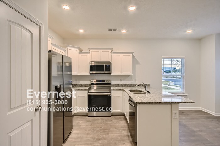 Building Photo - 130 Carver Ln