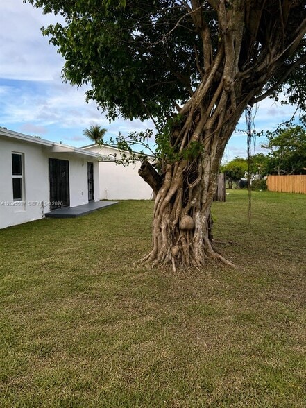 Building Photo - 2954 NW 192nd Ter