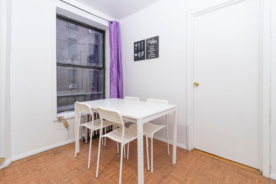 Building Photo - 1676 3rd Ave