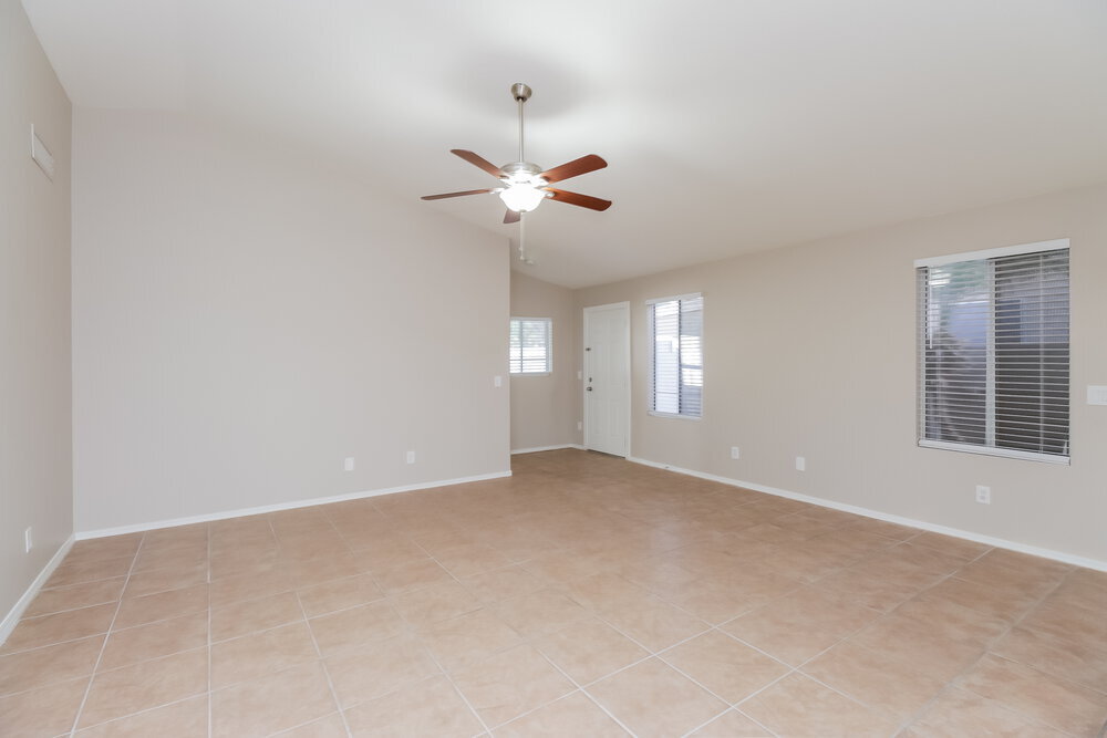 Building Photo - 118 W Tumbleweed Ct