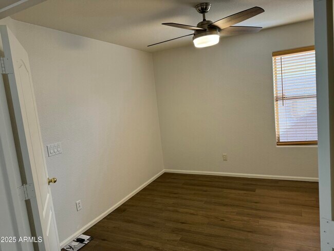 Building Photo - 11448 E Petra Ave