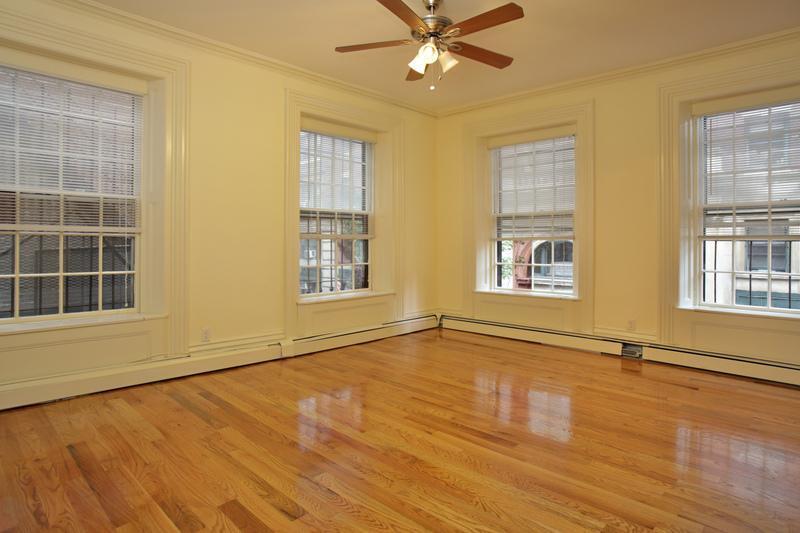 Building Photo - 24 Joy St