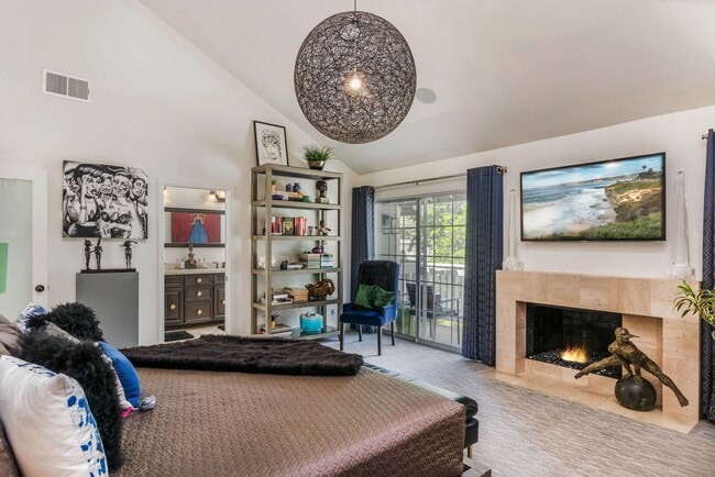 Building Photo - Beyond words, this stunning Bixby Village ...