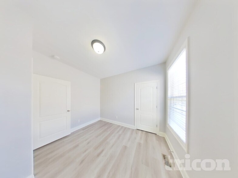 Building Photo - 839 S Westland Ave