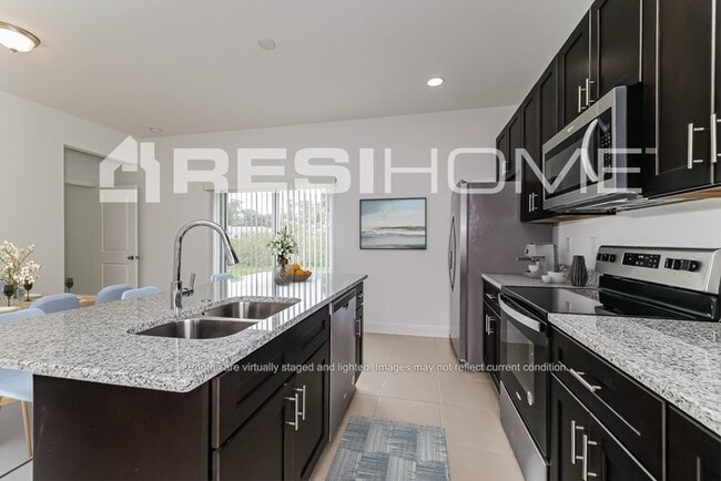Building Photo - 656 Hudson Valley Dr