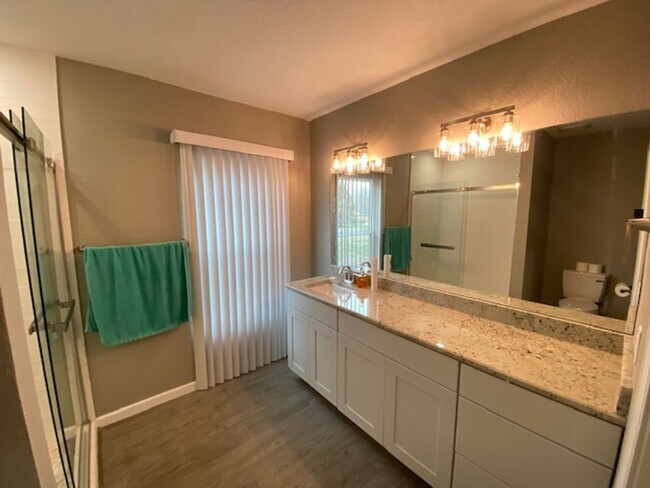 Building Photo - Adorable 3 Bedroom Home in Downtown Bentonville!