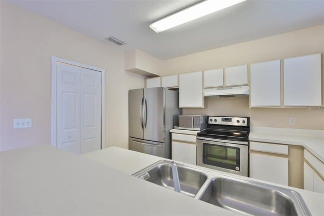 Building Photo - 9805 Carlsdale Dr
