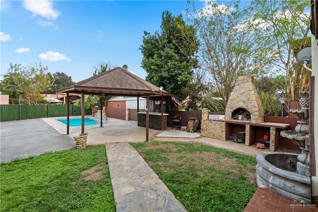 Building Photo - 21 8th