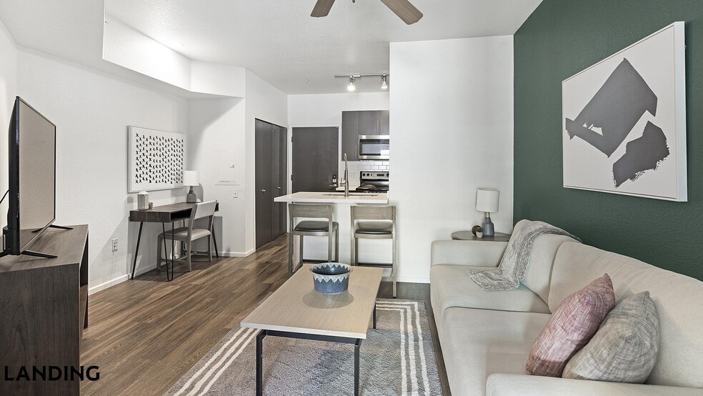 Building Photo - 1001 E Playa Del Norte Dr