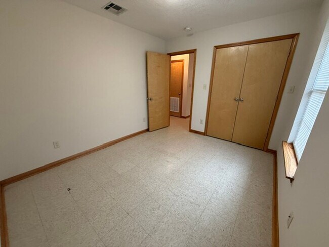 Building Photo - 2220 N Malcolm St