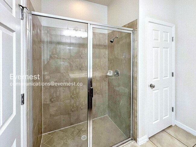 Building Photo - 5110 Claremont Ct