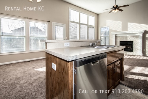 Building Photo - 13145 Nebraska Ct