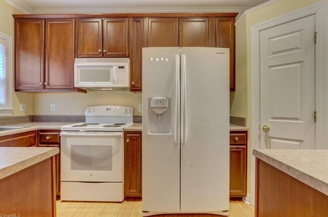 Building Photo - Beautiful 2 BED/ 2.5 BATH Townhome at Piedmont Trace coming this JULY 2026!!!