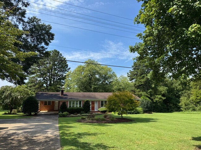 Building Photo - 3427 N Nc 16 Business Hwy
