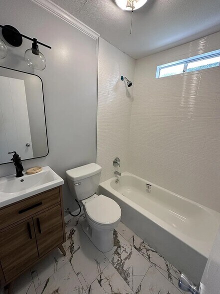 Building Photo - 5368 Marybudd Ave