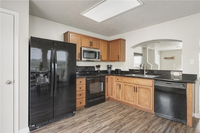 Building Photo - 2919 McLaren Dr