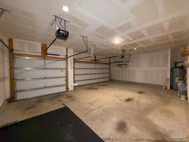 Building Photo - 6169 Jenks Dr
