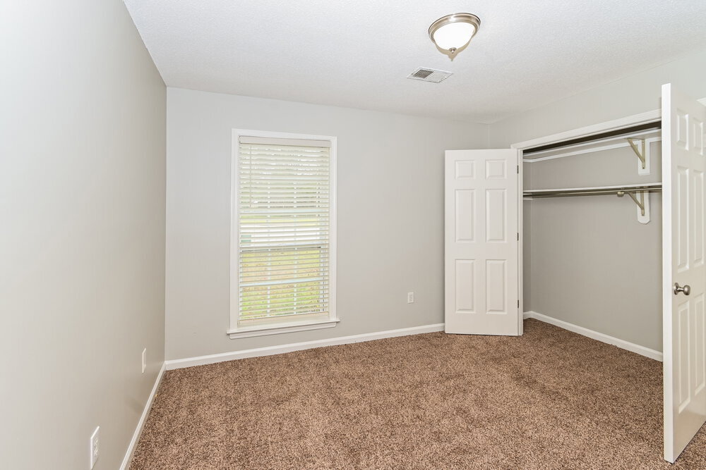 Building Photo - 252 Sandalwood Dr