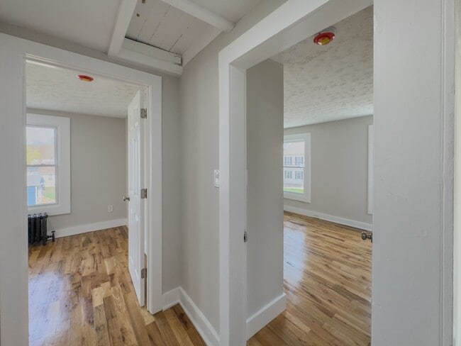 Building Photo - Newly Renovated Single Family available Now!