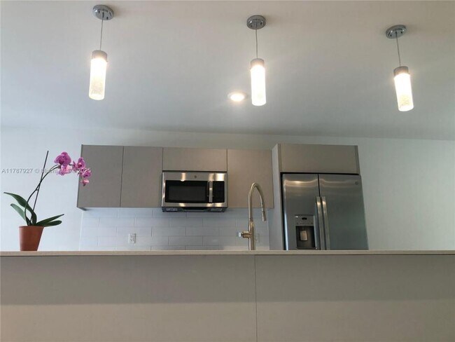 Building Photo - 2 bedroom in Aventura FL 33180