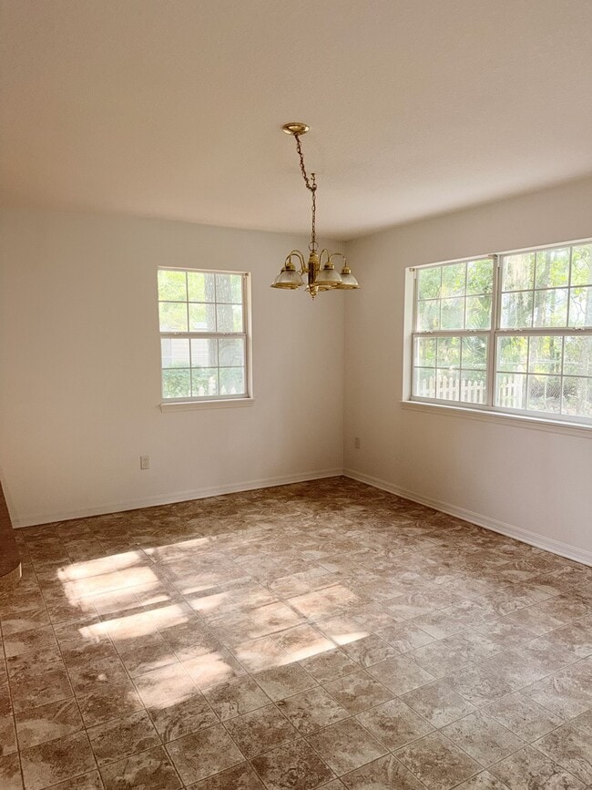 Building Photo - Bradford Duplex