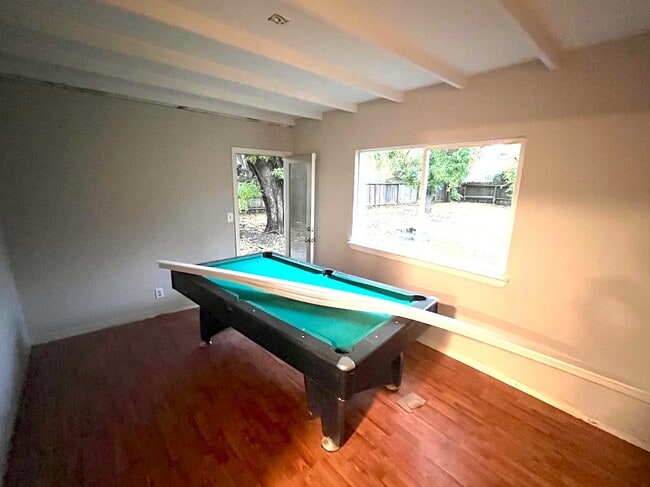 Building Photo - 3033 W Sonoma Ave