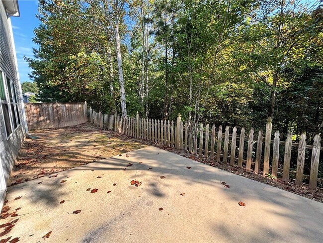 Building Photo - 609 Stonehurst Ln