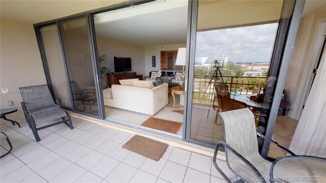 Building Photo - 11113 Biscayne Blvd