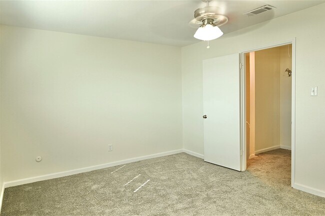 Building Photo - 7918 Prestwood Dr
