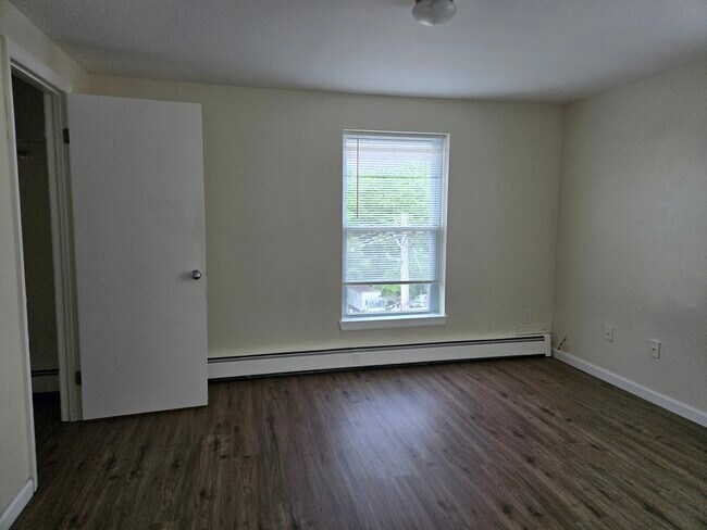 Building Photo - 131 N Clinton St