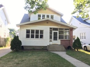 Building Photo - 253 Valley Ave SW