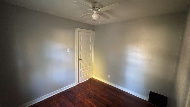 Building Photo - 1808 N Merrifield Ave