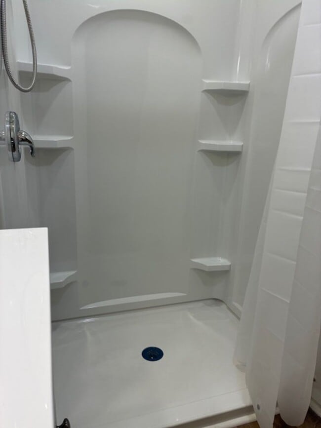 Building Photo - One Bedroom Duplex ( first floor)  $1160