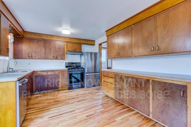 Building Photo - 2032 N 24th St