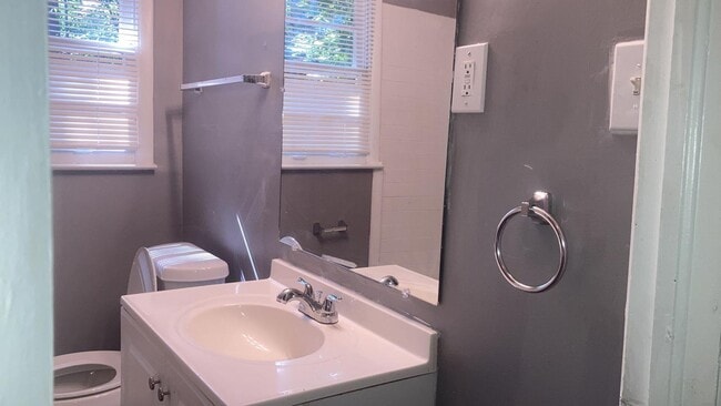 Building Photo - 2364 Brackett St SW