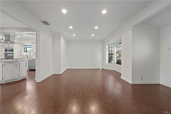 Building Photo - 17061 Germain St