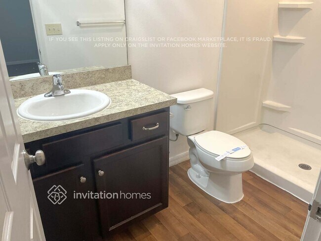 Building Photo - 4004 11th St E