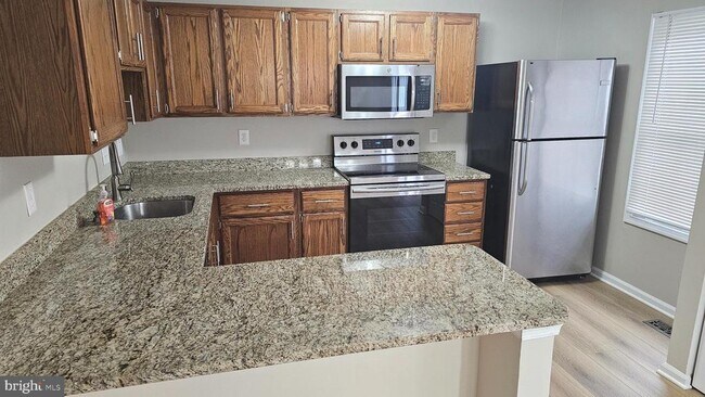 Building Photo - 1196 Swanhill Ct