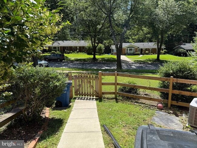 Building Photo - 11901 Renwood Ln